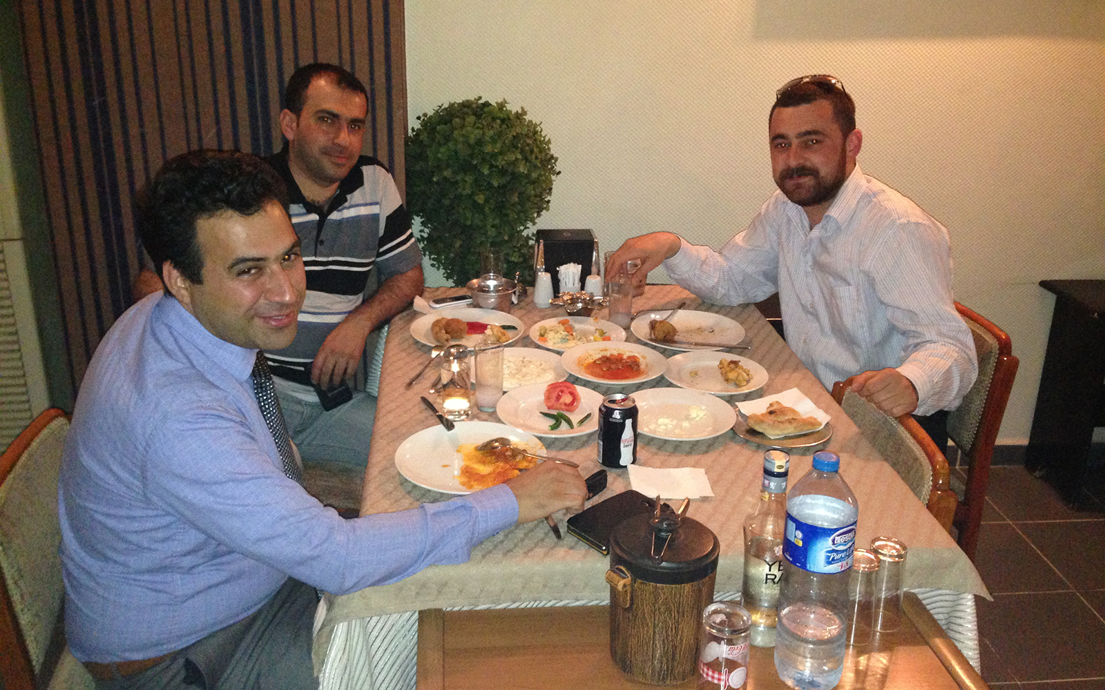 Arkadaşlarla akşam yemeği